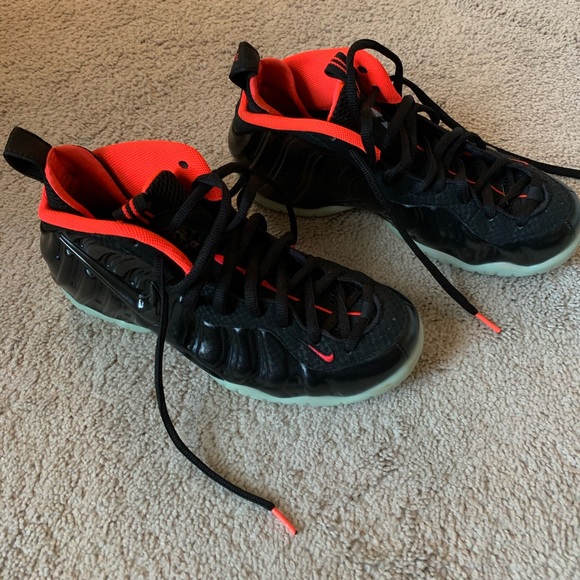 yeezy foams glow in the dark